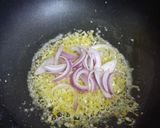 A picture of step 1 of Leftover chapati noodles in 10 minutes.