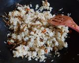 Foto langkah ke 3 dari resep Nasgor Putih Teri.