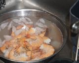Foto del paso 1 de la receta: Camarones con salsa cóctel al jengibre