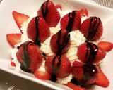 Foto del paso 6 de la receta Cocktail de fresas y frutas con nata