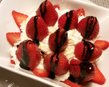 Foto del paso 6 de la receta: Cocktail de fresas y frutas con nata