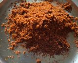 A picture of step 3 of Coconut+lasun chutney.