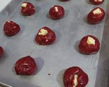 Foto langkah ke 6 dari resep Red Velvet Soft Cookies.