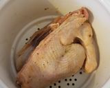Hình bước làm 2 của món Gà Ta Hấp Hành Gừng