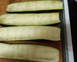 Foto del paso 1 de la receta: Calabacines rellenos de carne picada y verduras