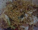 Foto langkah ke 6 dari resep Mie Goreng Pedas Spesial.