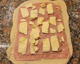 Foto del paso 3 de la receta: Pan casero, relleno de jamón y queso 🙃