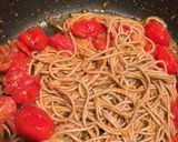 Foto del passaggio 3 della ricetta Spaghetti con uovo grattugiato