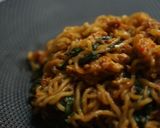 Foto langkah ke 7 dari resep Indomie Kangkung Belacan.