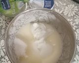 A picture of step 3 of Musk Melon Yogurt Popsicle.