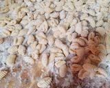 Foto del paso 3 de la receta: Ñoquis con salsa