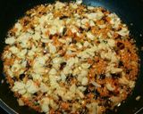 Foto del paso 1 de la receta Arroz basmati al curry con pasas, zanahorias y almendras