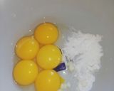 A picture of step 1 of Crème Brûlée 😋 🍭.
