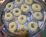 Foto langkah ke 4 dari resep Donat Classic (Recommended for newbie).