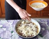 Foto del passaggio 7 della ricetta Sbriciolata salata salsiccia e Montasio