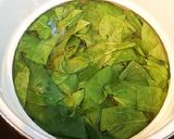 Foto langkah ke 1 dari resep 🍲 Oblok-oblok daun singkong bumbu iris simpel.