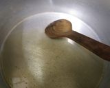 A picture of step 1 of Chicken polaw.