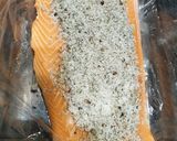 Une image de l'étape 3 de Saumon gravlax 😍 #avril.