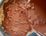 Foto del paso 5 de la receta: Tarta de chocolate 85%cacao en base de almendras SIN horno