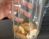 A picture of step 2 of Apple Anjeer Milk Shake.
