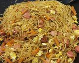Foto langkah ke 6 dari resep Bihun Goreng Simpel.
