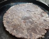 A picture of step 4 of Mix flour bhakri.
