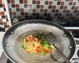 Foto langkah ke 2 dari resep Cumi Hitam Asam Manis.