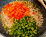 Foto del paso 2 de la receta: Pisto con solomillo de cerdo