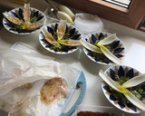 Foto del paso 6 de la receta: Endivias con carpaccio de gamba, perlas de soja y vinagreta de marisco