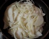 Foto del paso 5 de la receta: Saltado de zapallitos con cebolla caramelizada