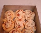 Foto langkah ke 5 dari resep Pizza rolls.