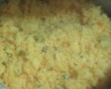Foto del paso 3 de la receta: Chuletas a la plancha con arroz amarillo con cebollas y ají acompañado de tajadas