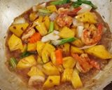 รูปขั้นตอนการทำที่ 4 ของ ผัดเปรี้ยวหวานกุ้ง
