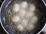 Trứng cút rim nước cốt dừa bước làm 2 hình