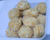 Foto langkah ke 5 dari resep Lemper goreng isi abon pedas.