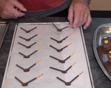 Foto del paso 8 de la receta Arañas de Halloween (Magdalenas)