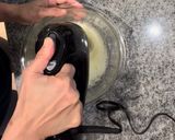 Foto langkah ke 6 dari resep So Moist Chocolate Muffins.
