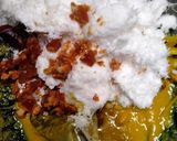 Foto langkah ke 5 dari resep Serundeng Kelapa Ayam Manis.