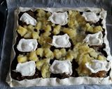 Foto del paso 2 de la receta: Empanada de morcilla con manzana y cebolla caramelizada