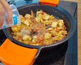 Foto del paso 4 de la receta: Sepia encebollada con bacon
