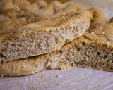 Foto del passaggio 5 della ricetta Foglia di focaccia semintegrale con licoli