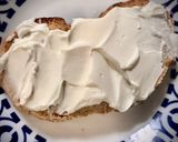 Foto del paso 3 de la receta: Tosta de queso cremoso con huevos revueltos