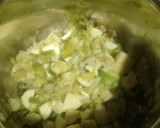 Foto del paso 2 de la receta: Puré de calabacín, puerros y espinacas
