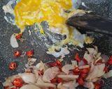 Foto langkah ke 2 dari resep Khao Pad (Nasi Goreng Nanas Khas Thailand).