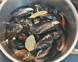 Foto del paso 1 de la receta: Mejillones en escabeche