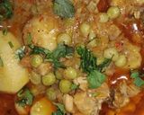 A picture of step 3 of روایتی سالن آلو مٹر گوشت.