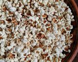 A picture of step 4 of Saltish buttery popcorns.