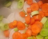 Foto del paso 1 de la receta: Cocido con verduras y chorizo (olla exprés)