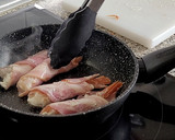 Foto del paso 5 de la receta: Gambas envueltas sobre dip de Mango