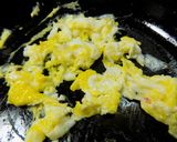 Foto del paso 4 de la receta: Butifarra al curry con huevo revuelto